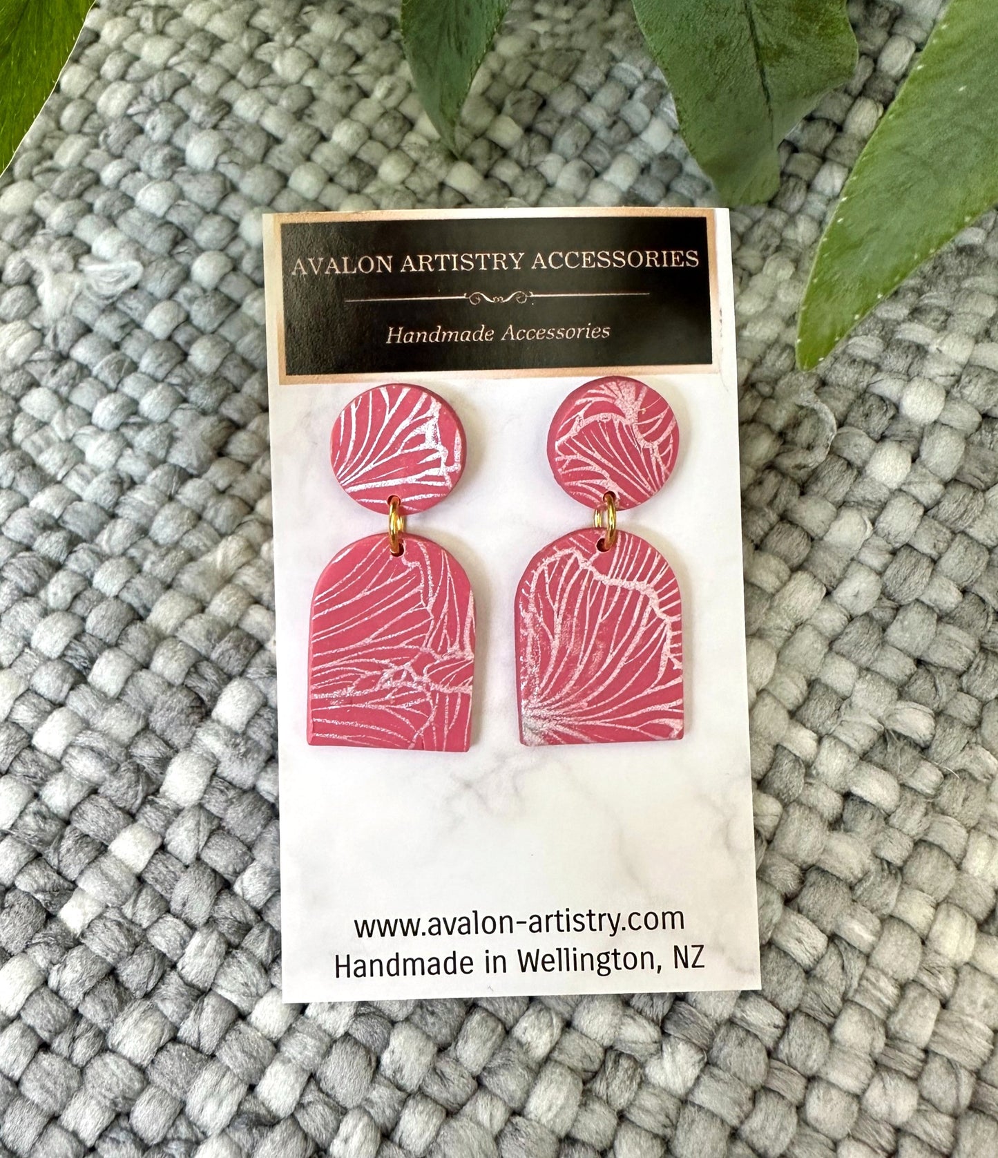 AAA floral circle & arch_pink leonie 23 (2)_edited.jpg