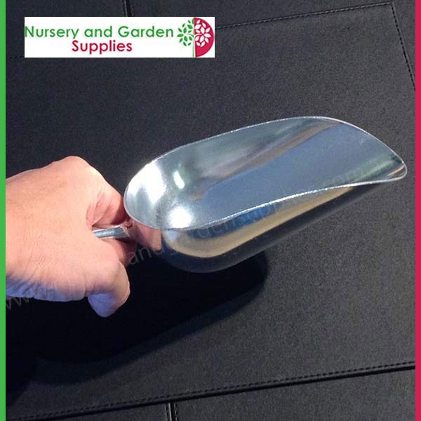 160mm Potting Scoop 12oz ALUMINIUM - for more go to nurseryandgardensupplies.co.nz
