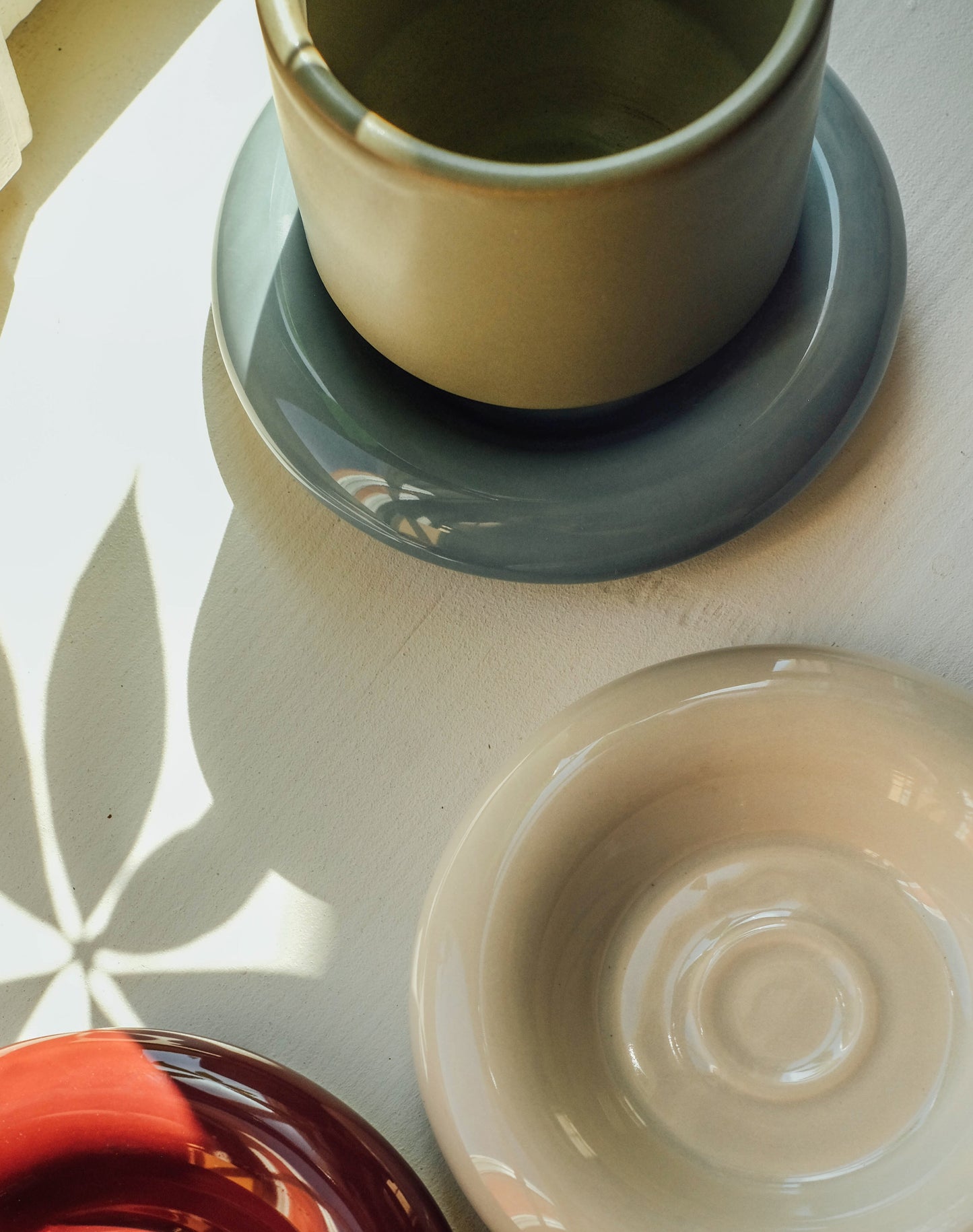 Lily glazed saucer