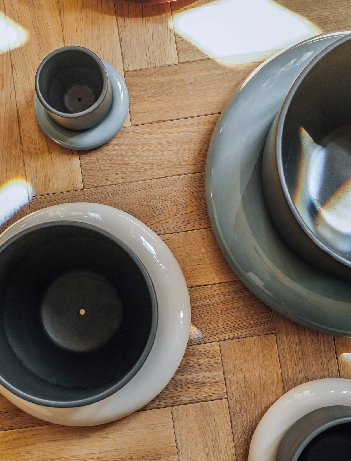 Lily glazed saucer