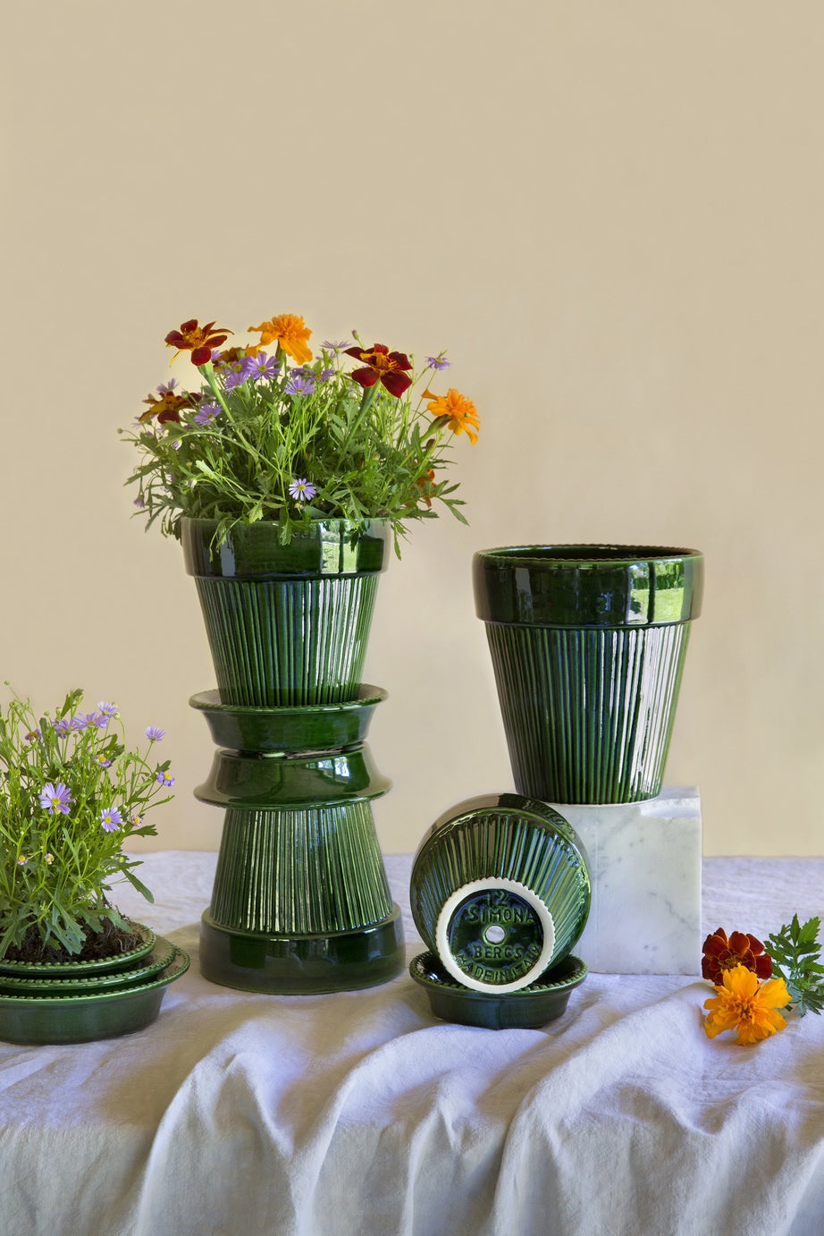'Simona' Flower Pot & Saucer