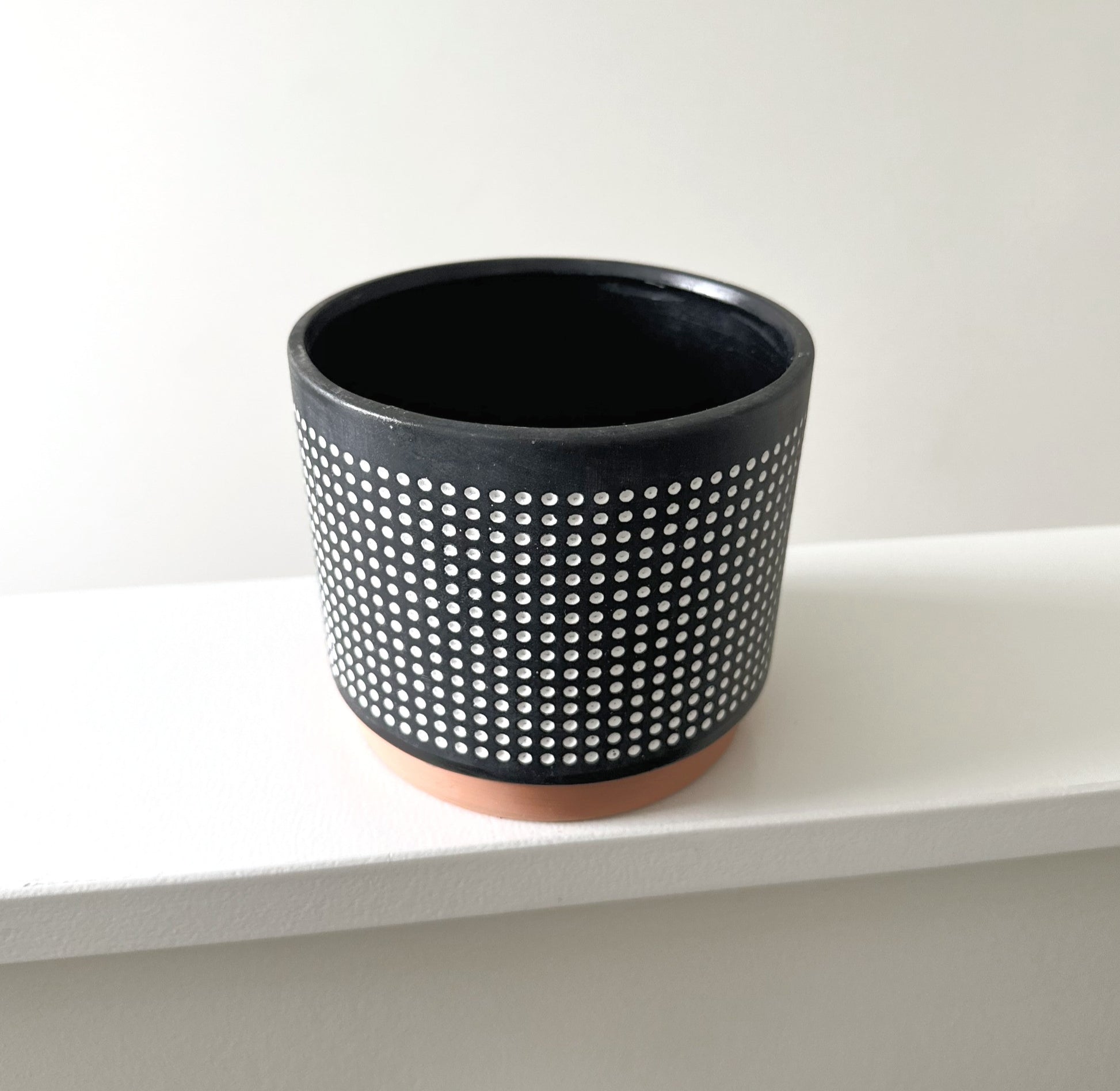 Trondheim pot black 12cm_Rainbow (3)_edited.jpg
