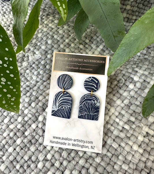 AAA floral circle & arch_navy bliue leonie 23 (1)_edited.jpg