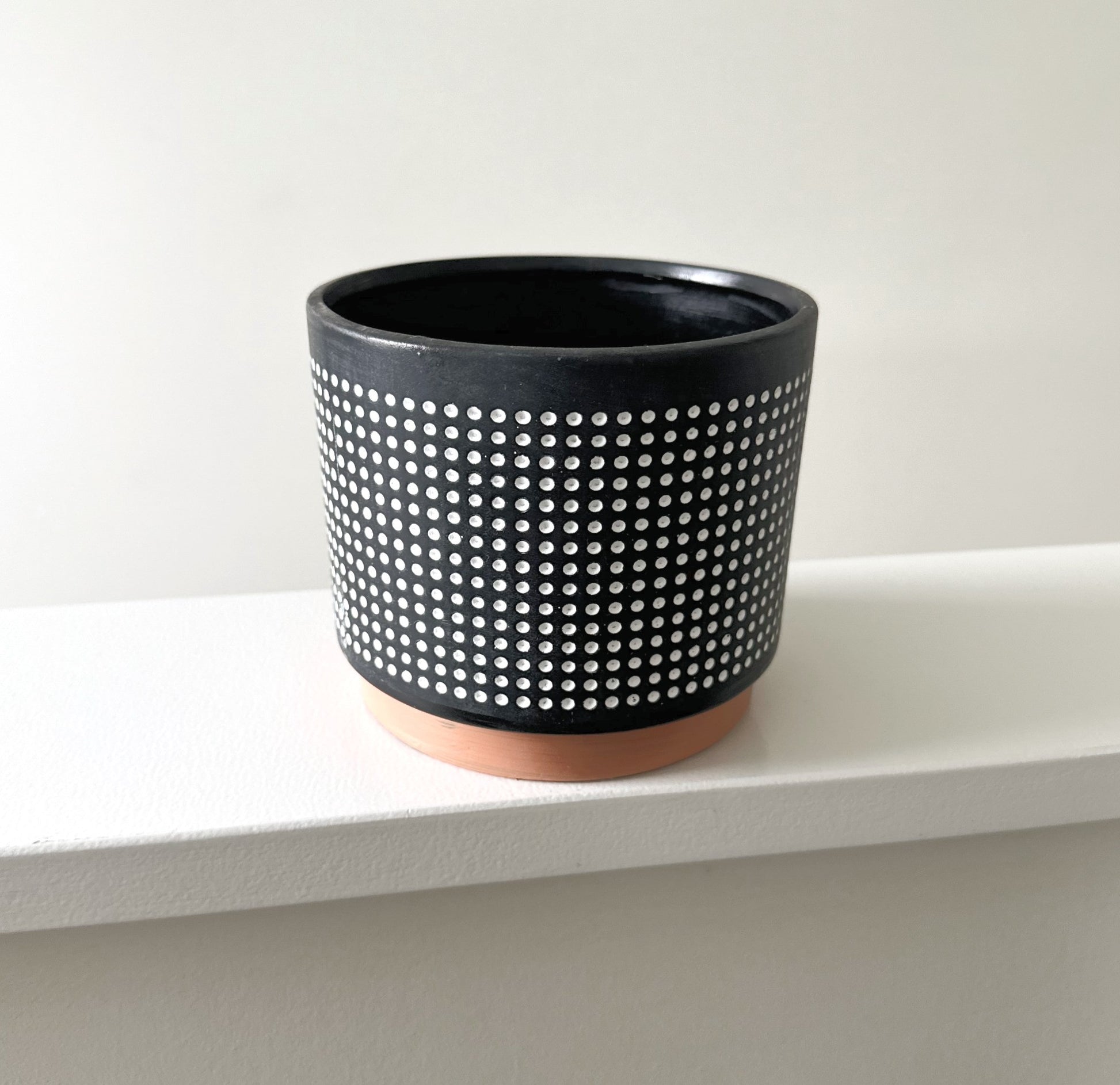 Trondheim pot black 12cm_Rainbow (1)_edited.jpg