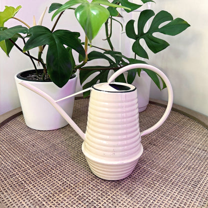 Esscherts watering can Grn Gry Crm (6)_edited.jpg